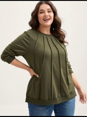 NWT BloomChic Olive Pleated Crew Neck Sweater Size 18-20